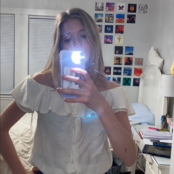 - Roxy off the shoulder flow top - Picture 2 of 4